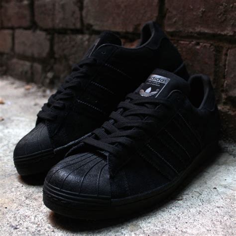 adidas superstar all black.